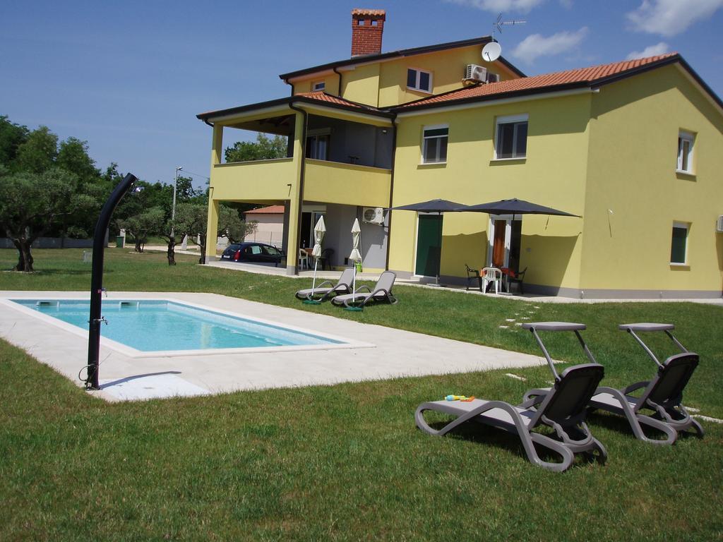 Villanova Apartments Пореч Экстерьер фото